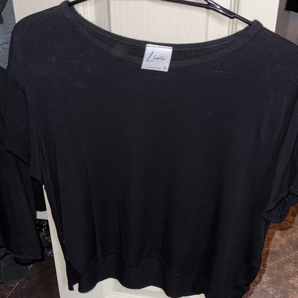 🌞Livi by Olivia Rae black t shirt